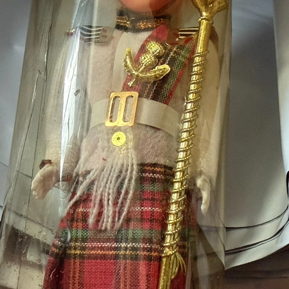 Vintage‎ Royal Scots Doll with White Bearskin 6.5